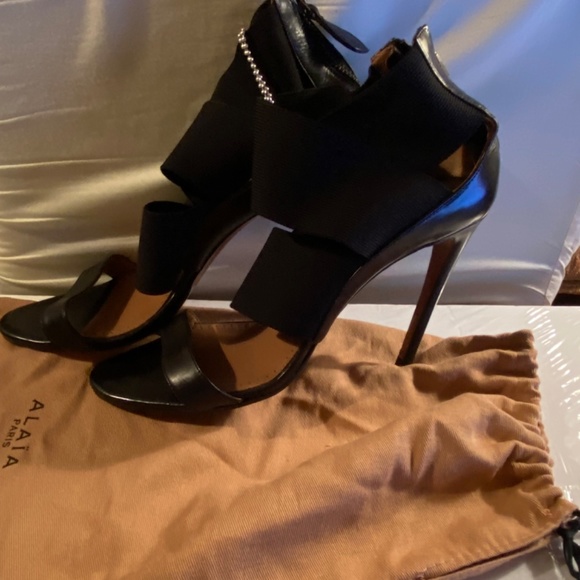 Shoes - Picture 2 of 3